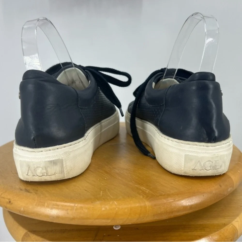 AGL Attilio Giusti Leombruni navy blue perforated lace up platform sneaker 9